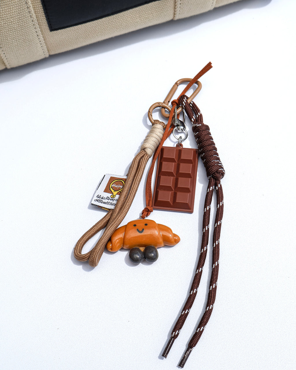 Choco-Croissant Aesthetic Bag Charm & Keychain🥐🍫